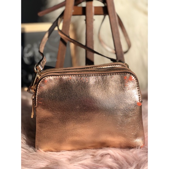 ✨✨ Vintage style 3 Layer compartment Crossbody 💕 - Picture 3 of 6